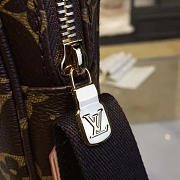 Louis Vuitton MESSENGER VOYAGER - 5