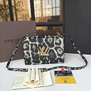 Louis Vuitton TWIST MM 3603 23cm - 6