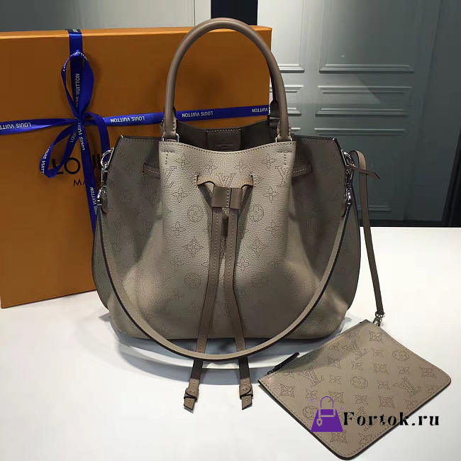 Louis Vuitton Girolata Mahina Leather galet 3387 - 1