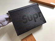 Louis Vuitton Supreme Clutch Black Bag M41366 26cm - 3