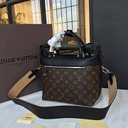 Louis Vuitton CITY CRUISER PM 3758 26cm  - 1