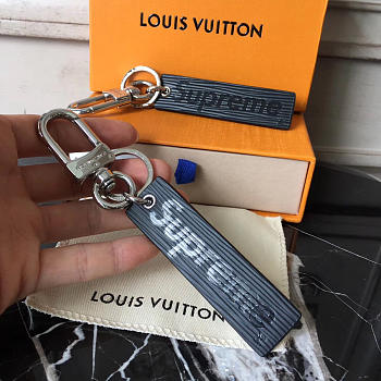 Louis Vuitton Superme Key ring noir 3817