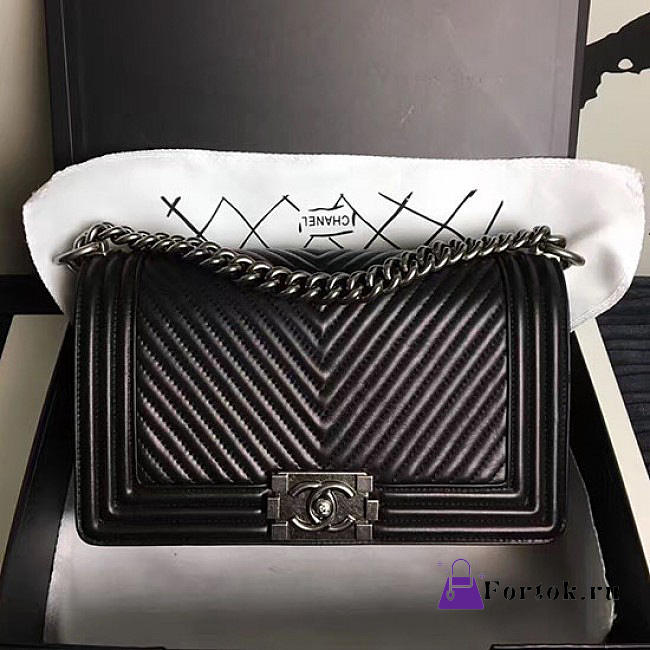 Chanel Medium Chevron Lambskin Quilted Boy Bag Black VS03203 25cm - 1