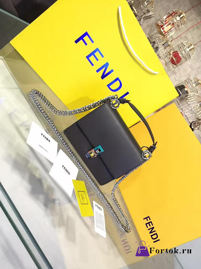 FENDI Kani Black 1924 19cm - 1