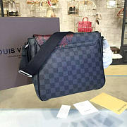 Louis Vuitton DISTRICT PM 3580 27cm - 4