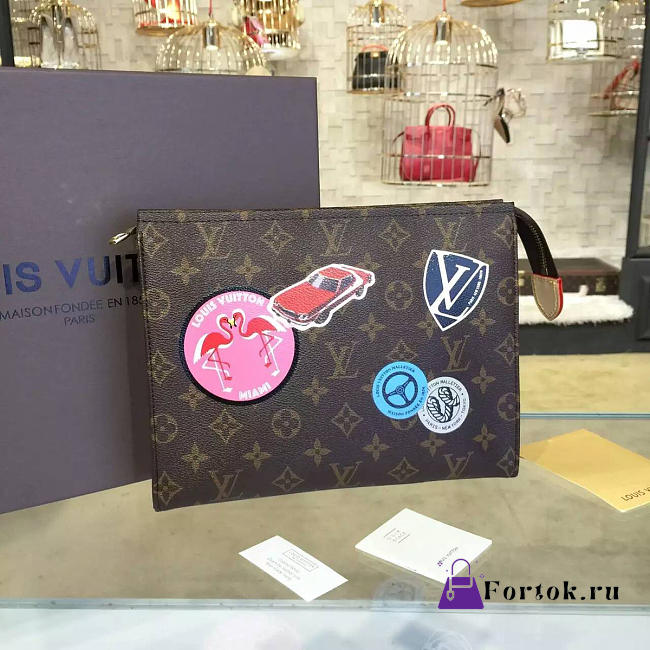 Louis Vuitton TOILETRY POUCH 26 WORLD TOUR 3083  - 1