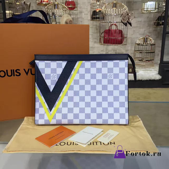 Louis Vuitton POCHETTE VOYAGE MM 3618  - 1