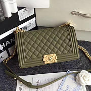 Chanel Quilted Caviar Medium Boy Bag Green A67086 25cm - 2