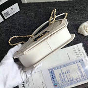 Chanel Lambskin and Calfskin Flap Bag White A91836 21cm - 3