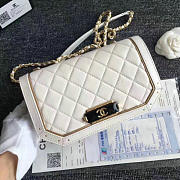 Chanel Lambskin and Calfskin Flap Bag White A91836 21cm - 2