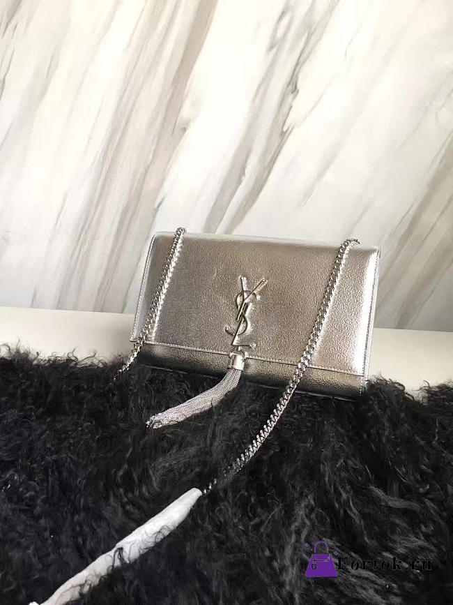 YSL KATE CHAIN WALLET WITH TASSEL SILVER CRINKLED METALLIC LEATHER 5003 24cm  - 1