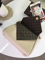 Louis Vuitton Double V Creme 3651  - 3