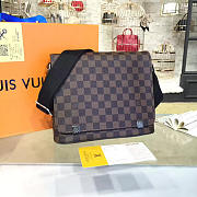 Louis Vuitton DISTRICT PM Damier Ebene 3429 25cm - 1