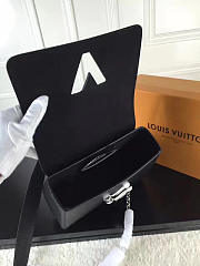 Louis Vuitton TWIST MM NOIR 3682 23cm - 6