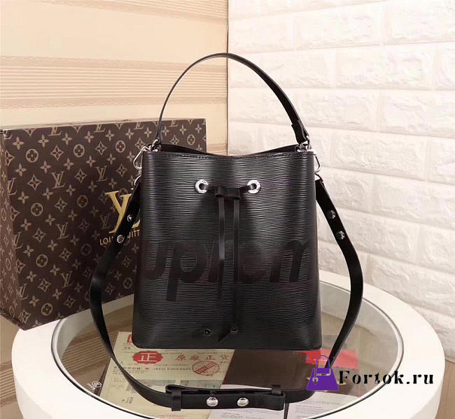 Louis Vuitton Supreme Bucket Bag Black M44022 2996 - 1