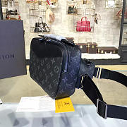 Louis Vuitton BUMBAG EXPLORER M42906 - 1