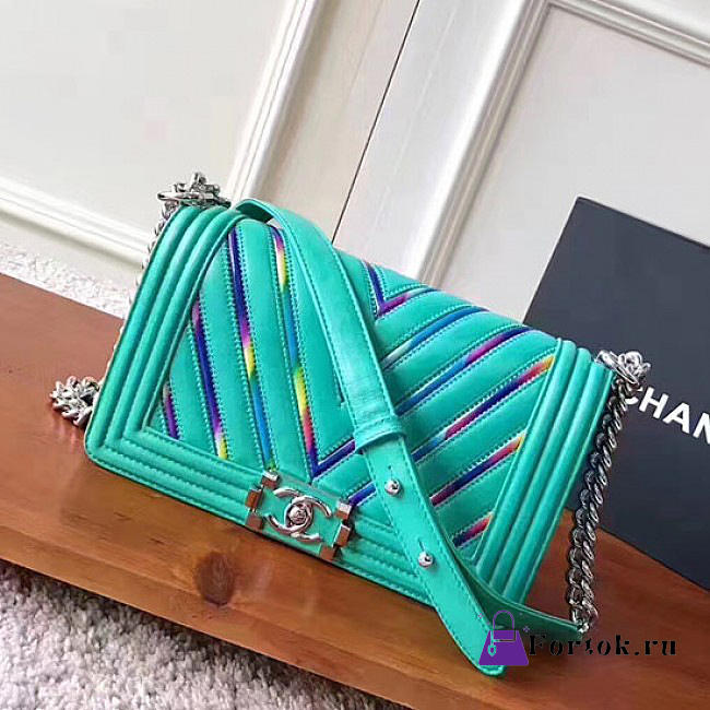 Chanel Multicolor Chevron Quilted Medium Boy Bag Green A67086 25cm - 1