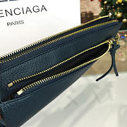 Balenciaga cluth bag - 3