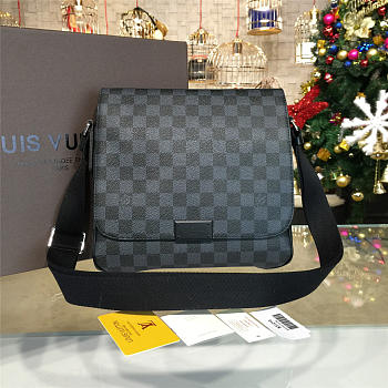 LOUIS VUITTON  Damier Graphite District PM
