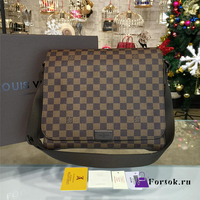 LOUIS VUITTON Damier Ebene District MM 30cm - 1