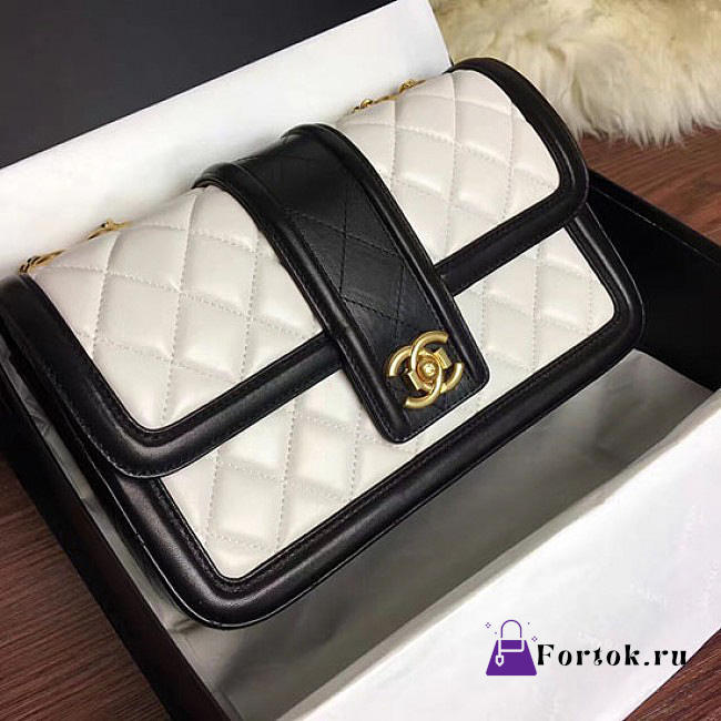 Chanel Quilted Lambskin Flap Bag White and Black A91365 25.5cm - 1