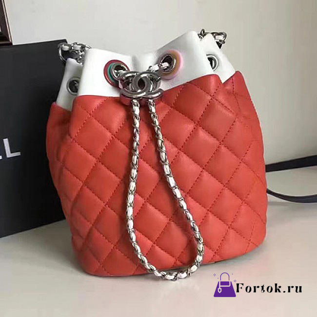 Chanel Small Drawstring Bucket Bag in Red A93730 21cm - 1