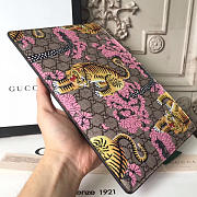 Gucci GG Leather Clutch Bag Z01 30cm - 2