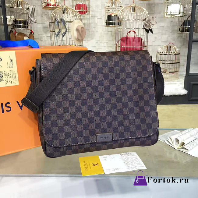 Louis Vuitton DISTRICT MM Damier Ebène Canvas 3416 33cm  - 1