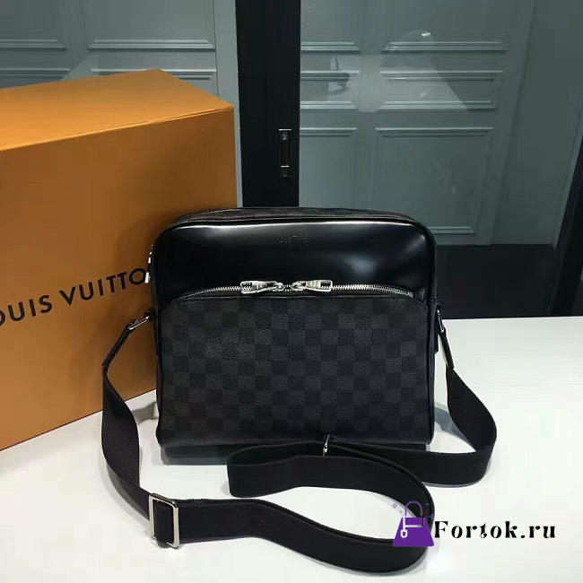 Louis Vuitton DAYTON REPORTER MM - 1