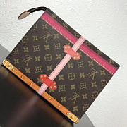 Louis Vuitton Toiletry Pouch 26 M43614  - 3