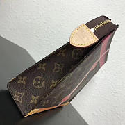 Louis Vuitton Toiletry Pouch 26 M43614  - 5