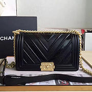 Chanel Chevron Quilted Medium Boy Bag Black VS00849 25cm - 1