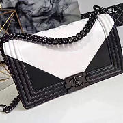 Chanel Medium Boy Bag White and Black A67086 25cm - 1