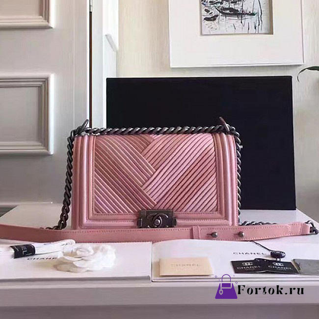 Chanel Medium Chevron Lambskin Quilted Boy Bag Pink A13044 25cm  - 1