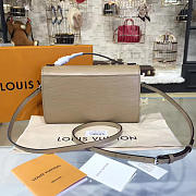 Louis Vuitton CLERY Epi Leather Apricot M54538 23cm - 3