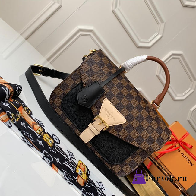  LOUIS VUITTON Crossbody Black  - 1