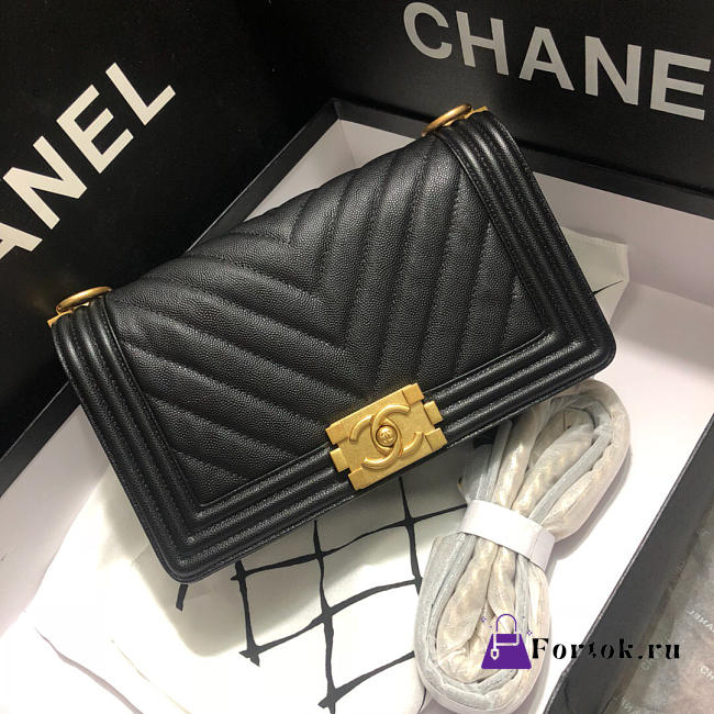 Chanel Boy Bag Leather Vlack Gold Hardware 25cm - 1