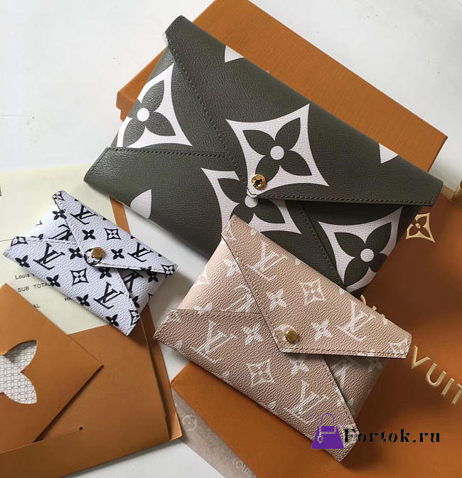 Louis Vuitton 3-in-1 M62034 - 1