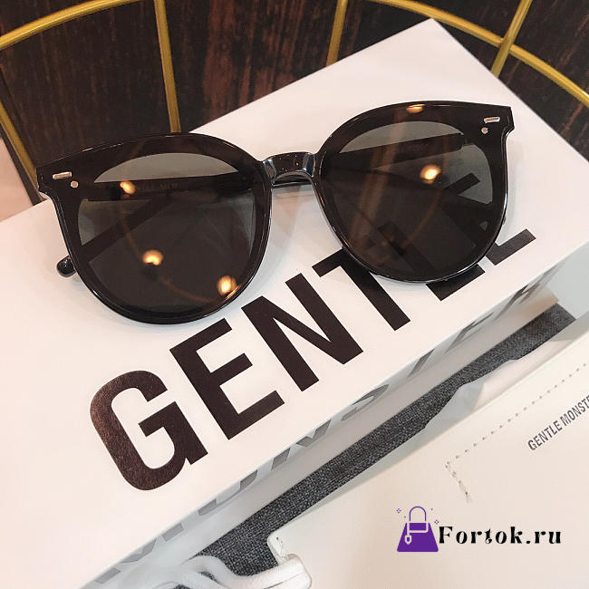 GM 2019 East Moon Glasses  - 1