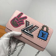 LOUIS VUITTON Stories series Twist Chain wallet Pink M63320 - 1