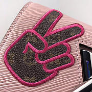 LOUIS VUITTON Stories series Twist Chain wallet Pink M63320 - 2