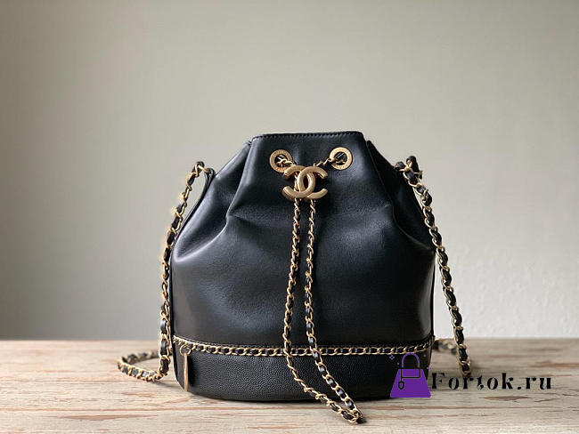 Chanel New Small Bucket Bag 22cm - 1