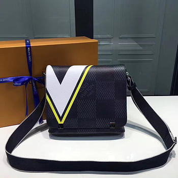 LOUIS VUITTON District MM Damier Cobalt N44004 