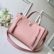 LOUIS VUITTON Lockmeto Calf skin Pink  - 1