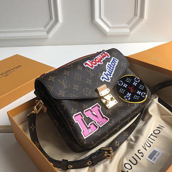 LOUIS VUITTON Postman Package M43991 25cm