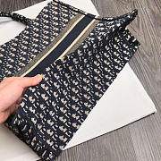 DIOR Large BOOK TOTE Embroidered Oblique Blue Velvet M1286  - 4