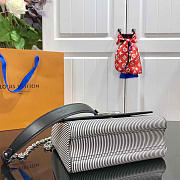 LOUIS VUITTON Blue Stripe TWIST 23cm  - 4