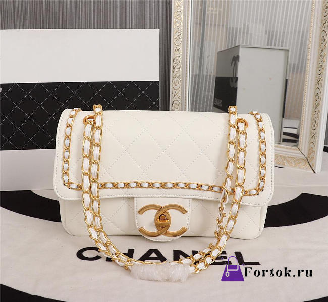 Chanel Flap Bag White 27cm - 1