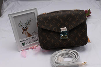 Louis Vuitton Pochette Metis Monogram Canvas