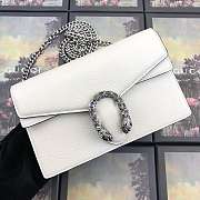 Gucci White Small Chain Bag 19cm - 1